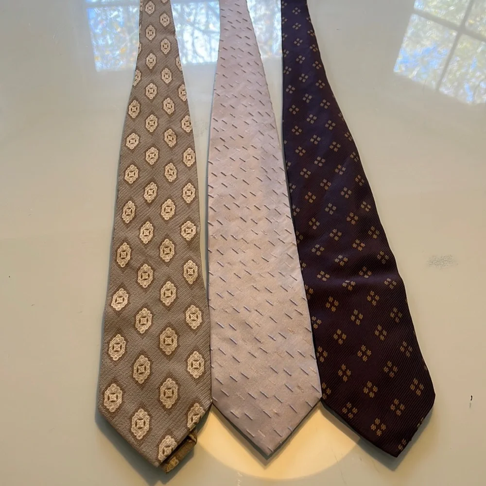 Giorgio Armani Ties - Picture 1 of 3